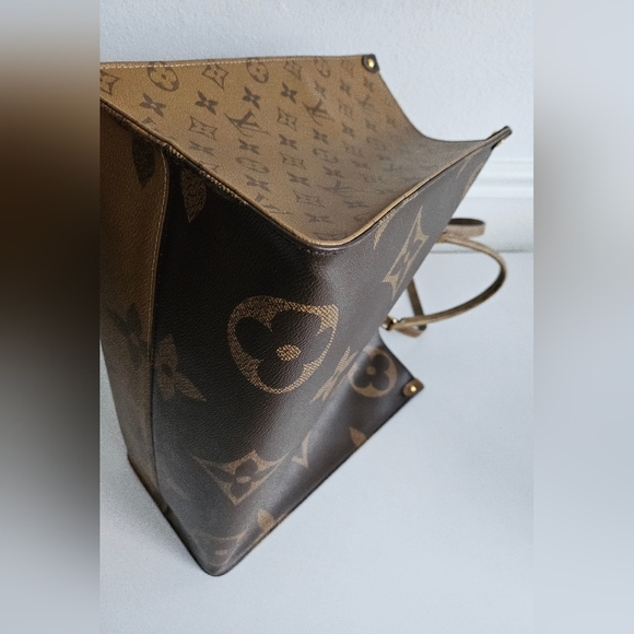 Louis Vuitton Reverse Monogram Onthego GM - Picture 8 of 13